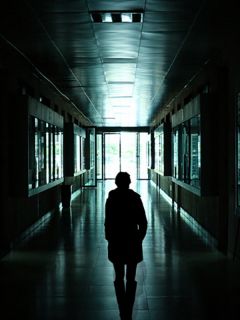 儿子留下遗书自杀后，我杀疯了